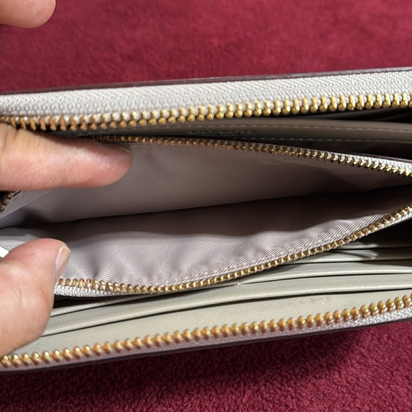 Coach Embossed Crocodile Accordion Zip Wallet - Picture 4 of 6